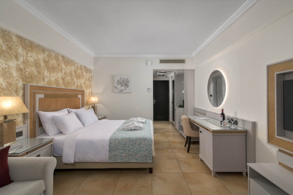Superior_Garden_View_Bedroom_Low_Res