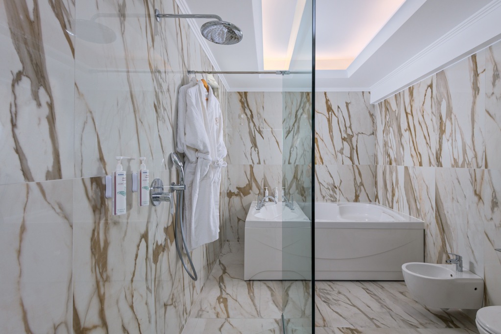 Bedroom-1_Bathroom-3_Web_Res